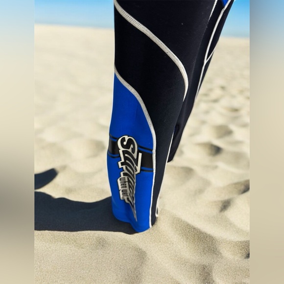 Slippery When Wet Suit Adult Large - Picture 12 of 12